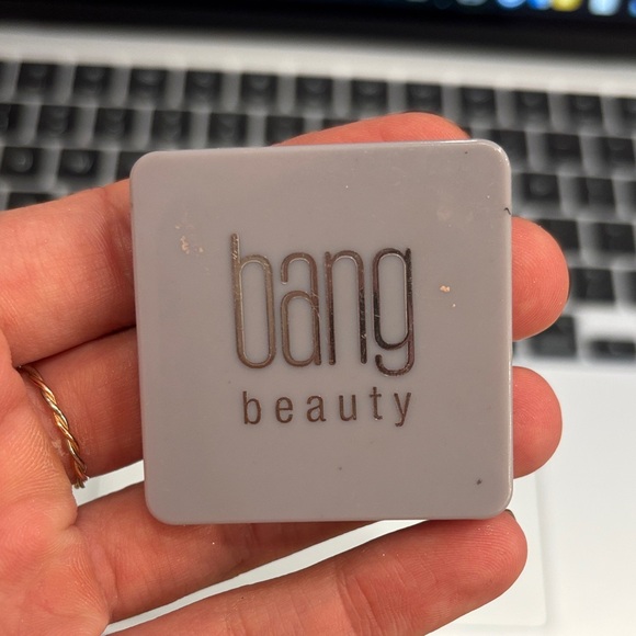 Neutral Tones Eyeshadow Quad - Picture 2 of 3